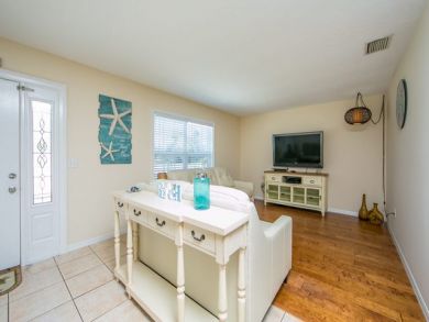A lovely Bradenton Rental Short Drive to Anna Maria Beaches.