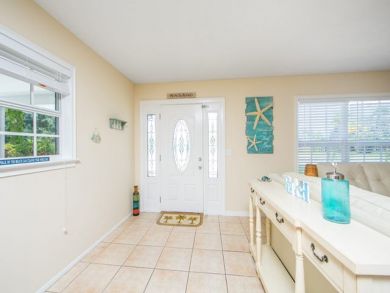 A lovely Bradenton Rental Short Drive to Anna Maria Beaches.