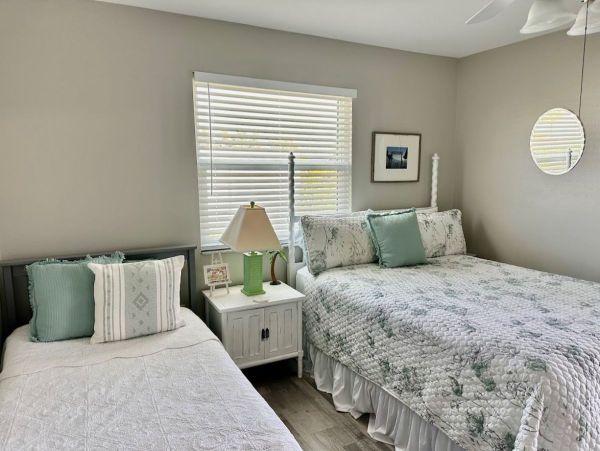 Two Bedrooms Vacation Condo in Holmes Beach
