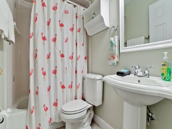 Two Bedrooms Vacation Condo in Holmes Beach