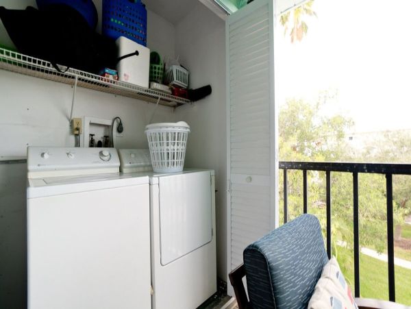 Two Bedrooms Vacation Condo in Holmes Beach