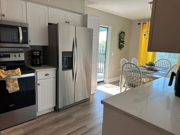 Two Bedrooms Vacation Condo in Holmes Beach