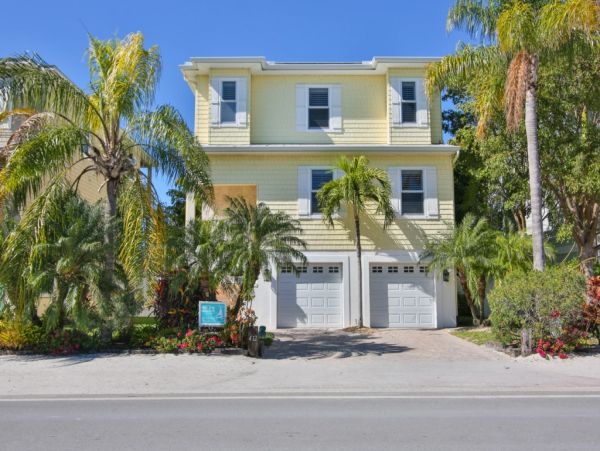 Charming 4 Bedroom Vacation Getaway in Anna Maria