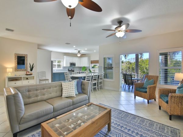 Charming 4 Bedroom Vacation Getaway in Anna Maria