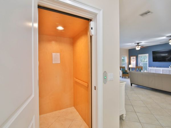Charming 4 Bedroom Vacation Getaway in Anna Maria
