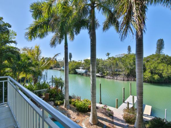 Charming 4 Bedroom Vacation Getaway in Anna Maria