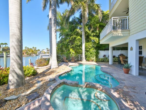 Charming 4 Bedroom Vacation Getaway in Anna Maria