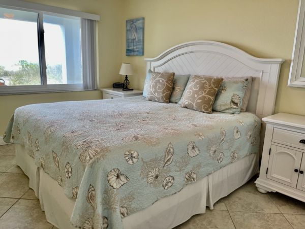 Gulf Front Two Bedroom Vacation Villa in Bradenton Beach