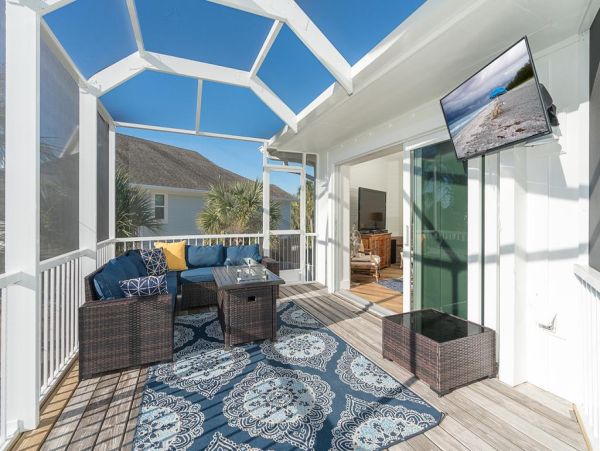 Placida 4 Bedroom Home Great Location for Boaters!