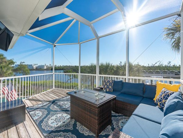 Placida 4 Bedroom Home Great Location for Boaters!