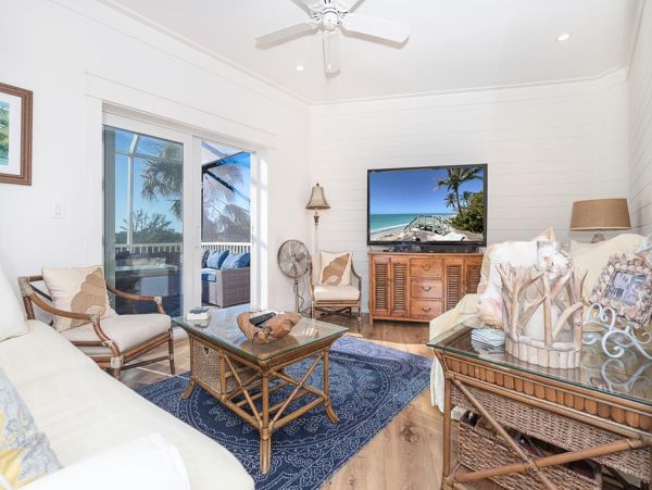 Placida 4 Bedroom Home Great Location for Boaters!