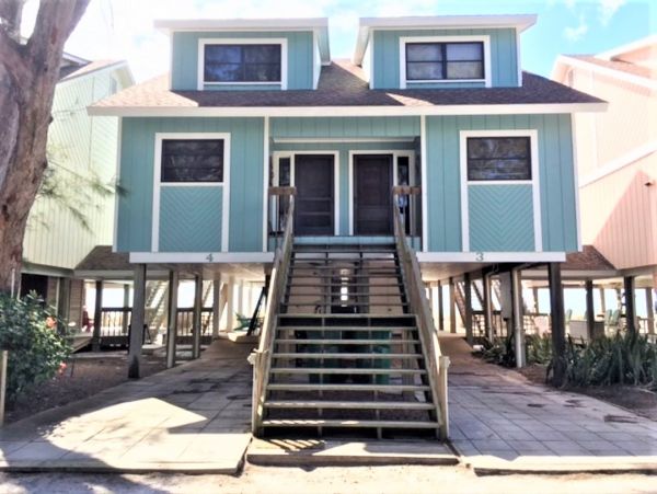 Two Bedroom Vacation Condo Right on the Beach