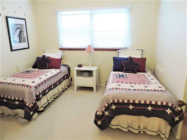 Two Bedroom Vacation Condo Right on the Beach