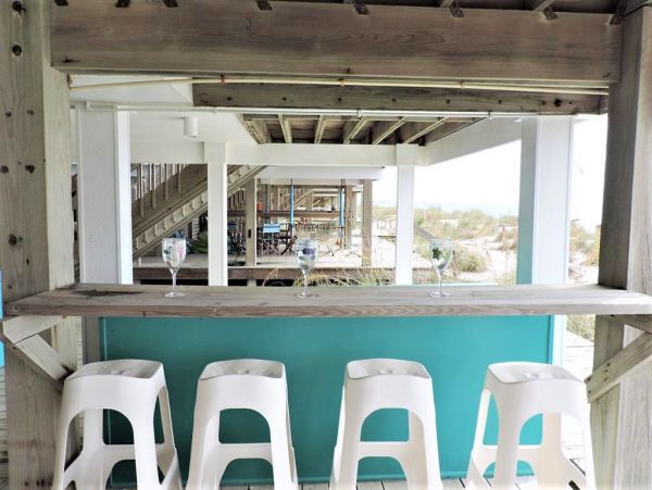 Two Bedroom Vacation Condo Right on the Beach