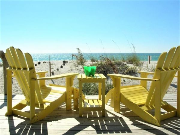 Two Bedroom Vacation Condo Right on the Beach