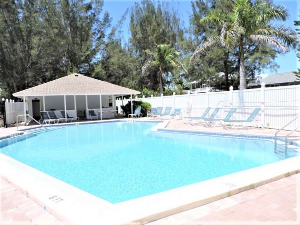 Two Bedroom Vacation Condo Right on the Beach