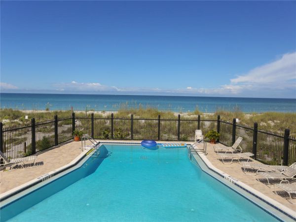 Two Bedroom Vacation Condo Right on the Beach