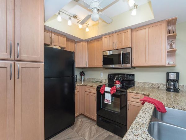 Spacious Two-story Townhome Beachfront with Shared Pool & Tennis Court