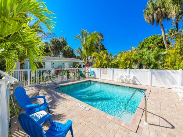 Holmes Beach Vacation Condo Sleeps 4