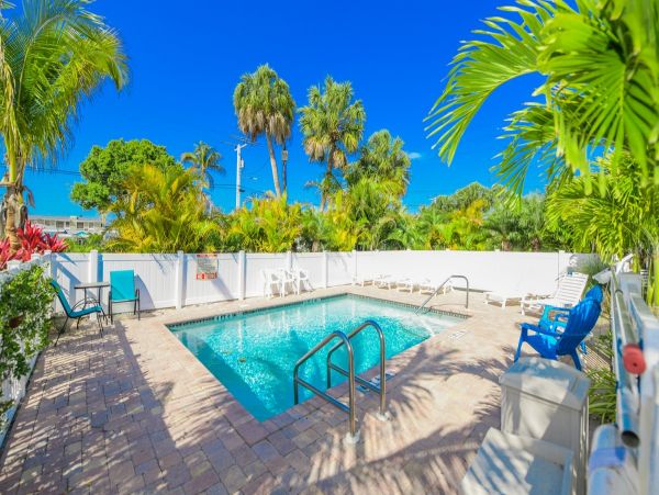 Holmes Beach Vacation Condo Sleeps 4