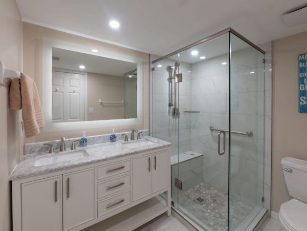 Marco Island Vacation Condo Right Across from the Beach!