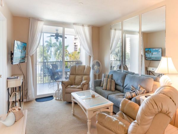 Marco Island Vacation Condo Right Across from the Beach!