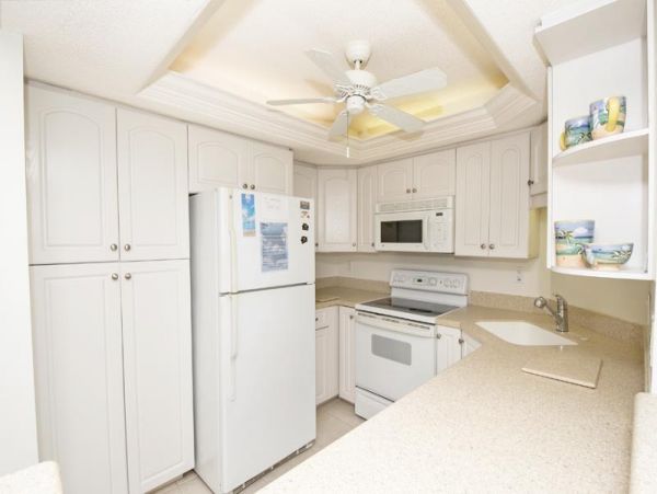 Beautiful Vacation Condo in Marco Island Steps from Beach