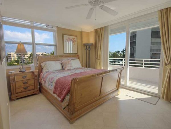 Marco Island Beachfront 3 Bedroom Condo Sleeps 7 Guests