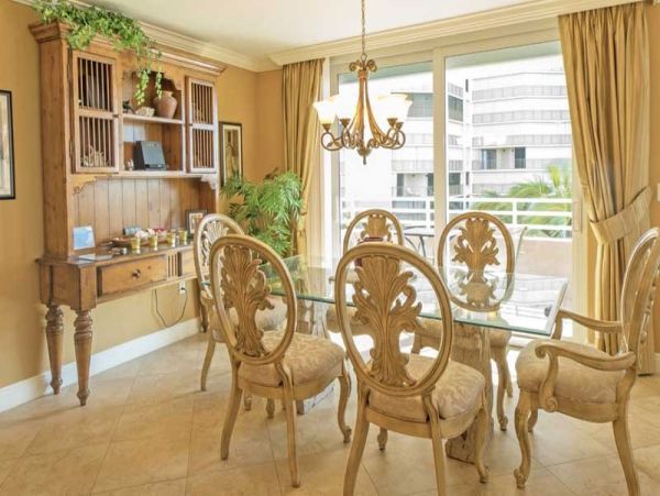 Marco Island Beachfront 3 Bedroom Condo Sleeps 7 Guests