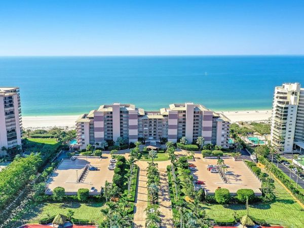Marco Island Beachfront 3 Bedroom Condo Sleeps 7 Guests