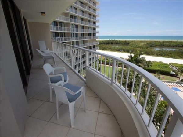 MARCO ISLAND 2 BEDROOM CONDO WITH VIEW