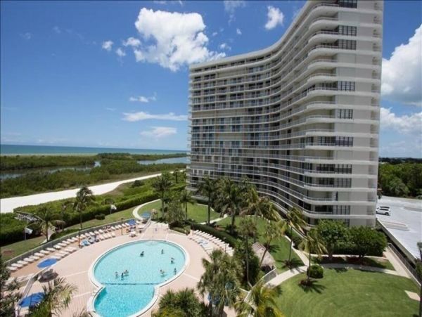 MARCO ISLAND 2 BEDROOM CONDO WITH VIEW