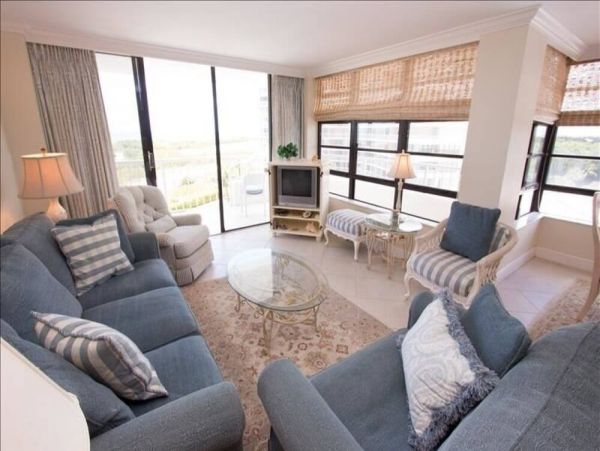 MARCO ISLAND 2 BEDROOM CONDO WITH VIEW