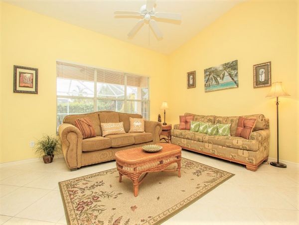 Walk to Beach Marco Island Vacation Home Three Bedrooms