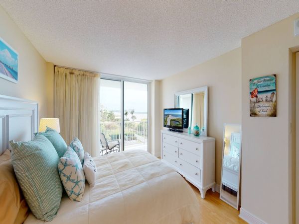 Marco Island 2 Bedroom Vacation Condo Sleeps 6 Guests