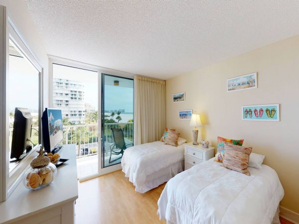 Marco Island 2 Bedroom Vacation Condo Sleeps 6 Guests