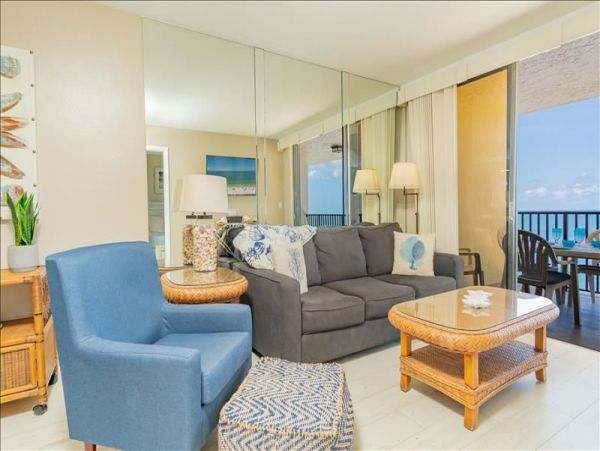 Full Ocean Views from this Lovely 2 Bedroom Condo