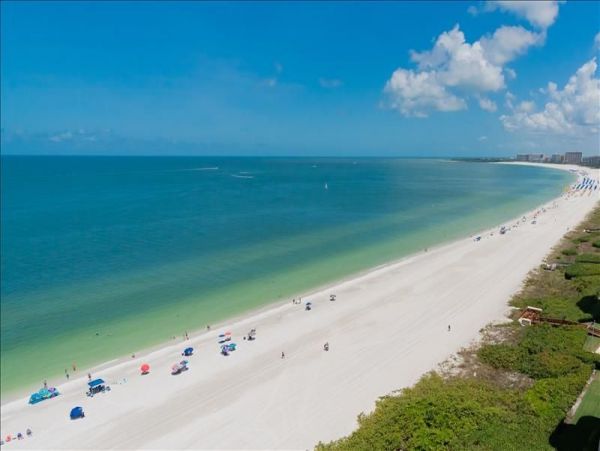 Full Ocean Views from this Lovely 2 Bedroom Condo