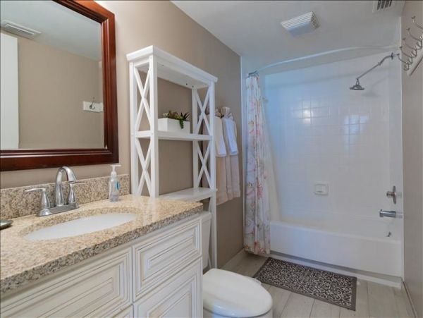 Full Ocean Views from this Lovely 2 Bedroom Condo