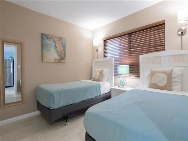 Full Ocean Views from this Lovely 2 Bedroom Condo