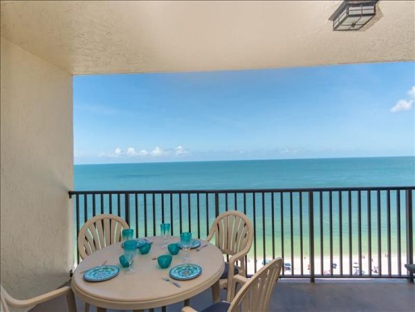 Full Ocean Views from this Lovely 2 Bedroom Condo