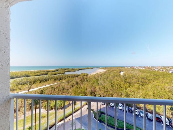 Marco Island Rental on Beach Steps to Sand! Great Views