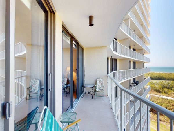 Marco Island Rental on Beach Steps to Sand! Great Views