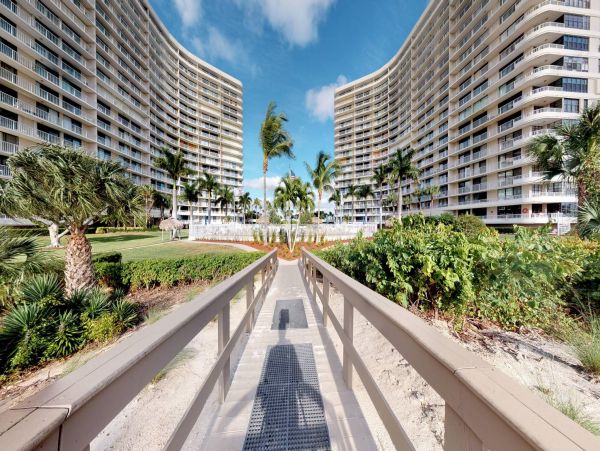 Marco Island Rental on Beach Steps to Sand! Great Views