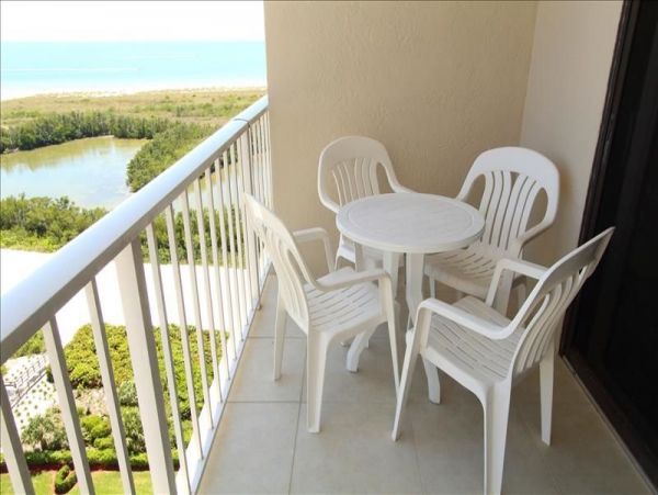 Lovely 2 Bedroom Vacation Condo Sleeps 5