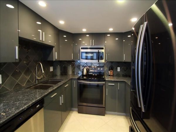 Lovely 2 Bedroom Vacation Condo Sleeps 5