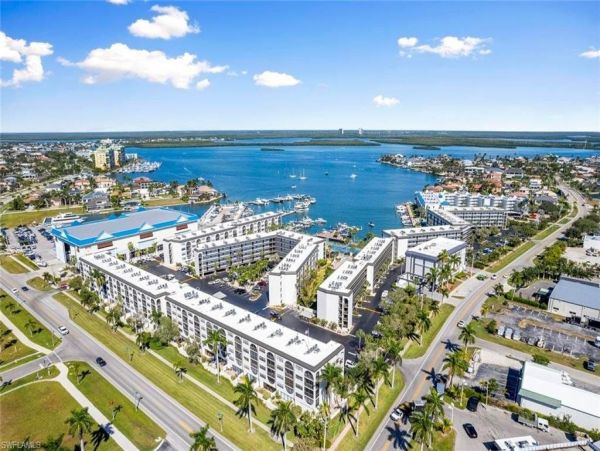 Marco Island Condo 918076