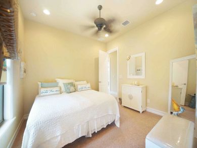 Canalside 4 Bedroom Vacation Home in Cape Coral Canalside 4 Bedroom Vacation Home in Cape Coral