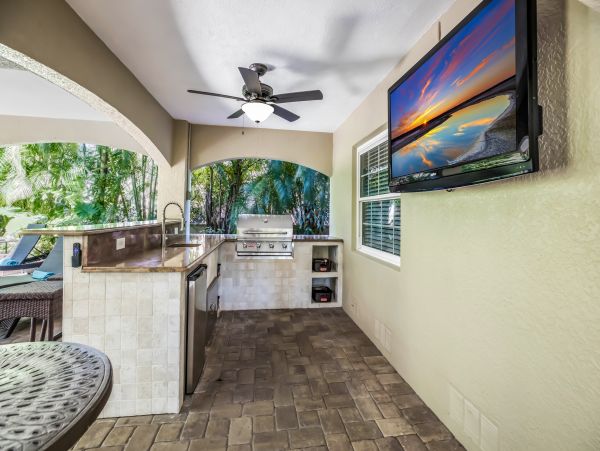 Luxury Holmes Beach Vacation Rental Six Bedrooms with Pool Beach