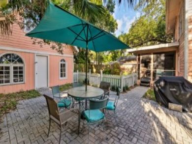 Sarasota Vacation Home Sleeps Six Guests.